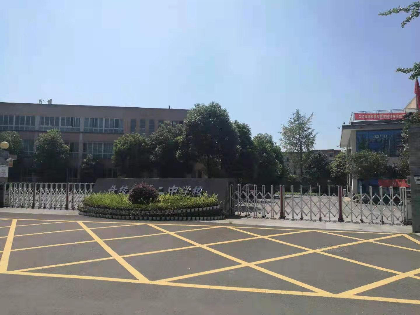 伸縮門、電動門